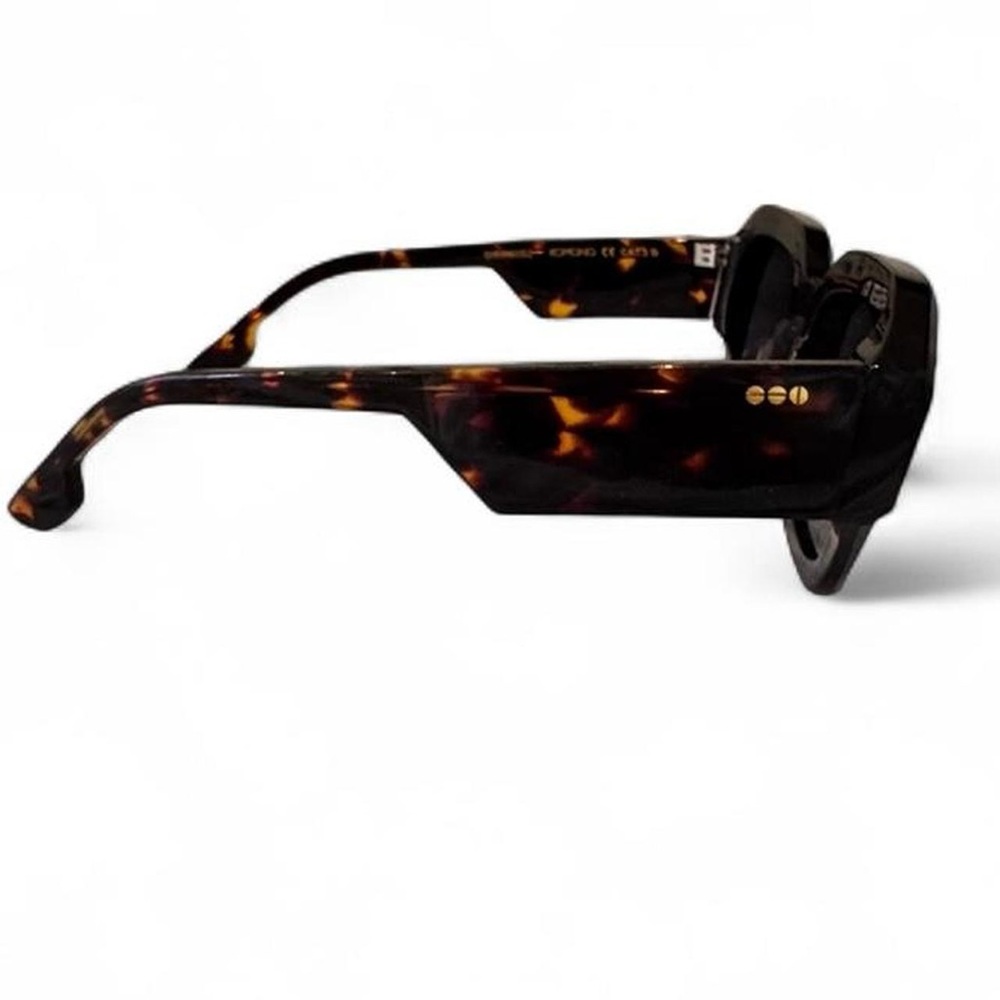 Komono “The Lee” Oversized Tortoise Shell Sunglasses - Picture 2 of 7